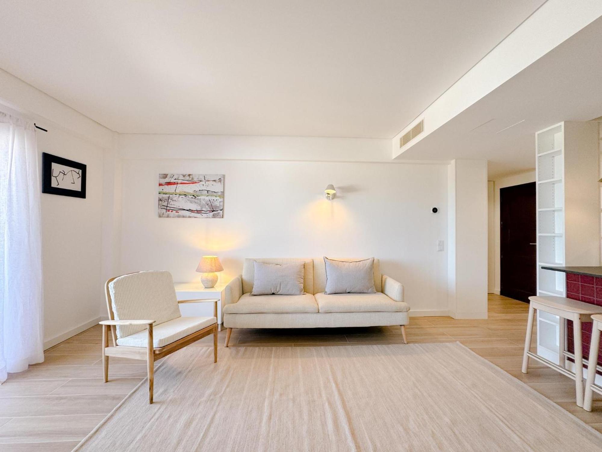 Modern Retreat By The Sea #1951