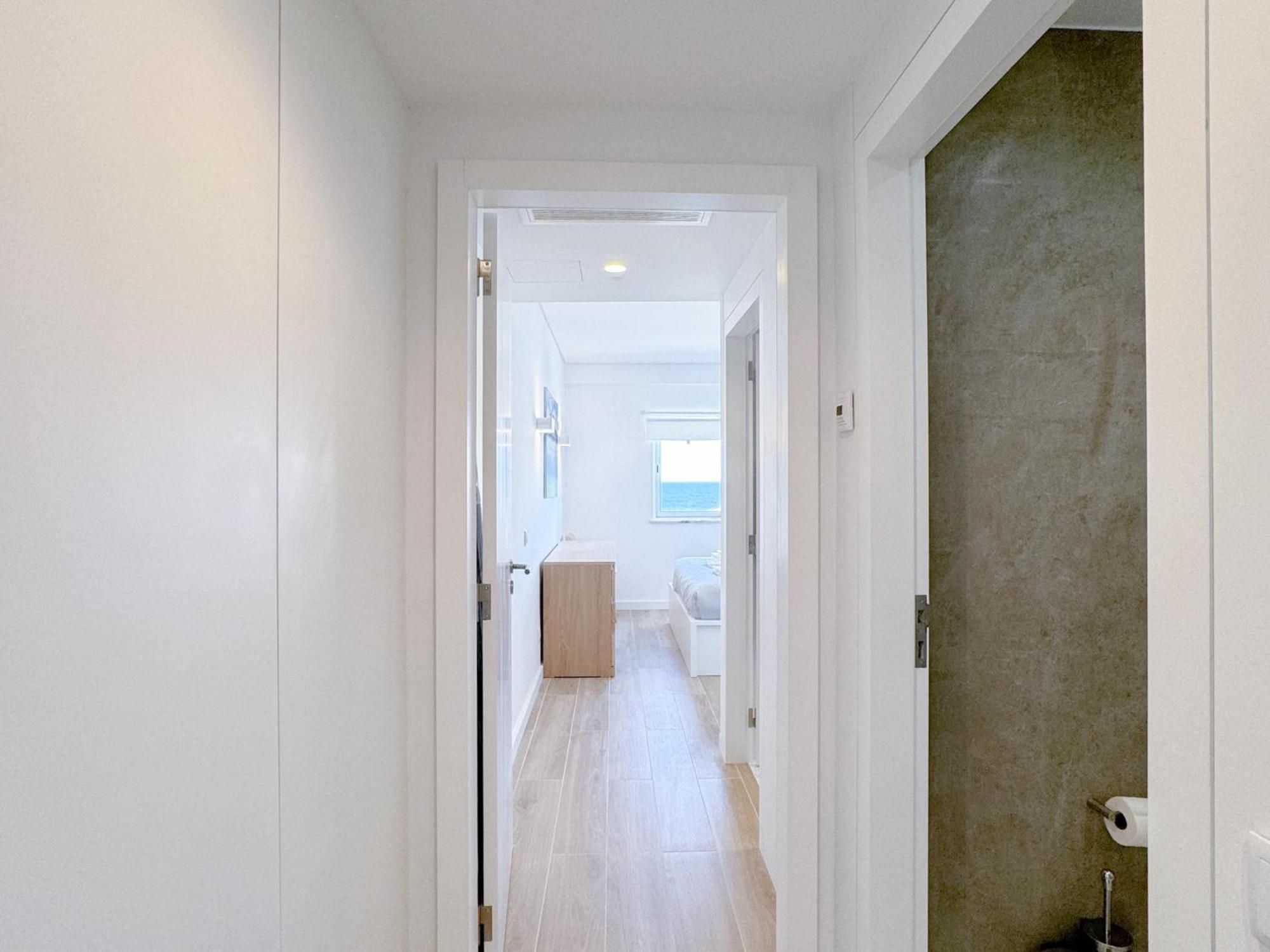 Apartment Modern Retreat By The Sea #1951 Lagos