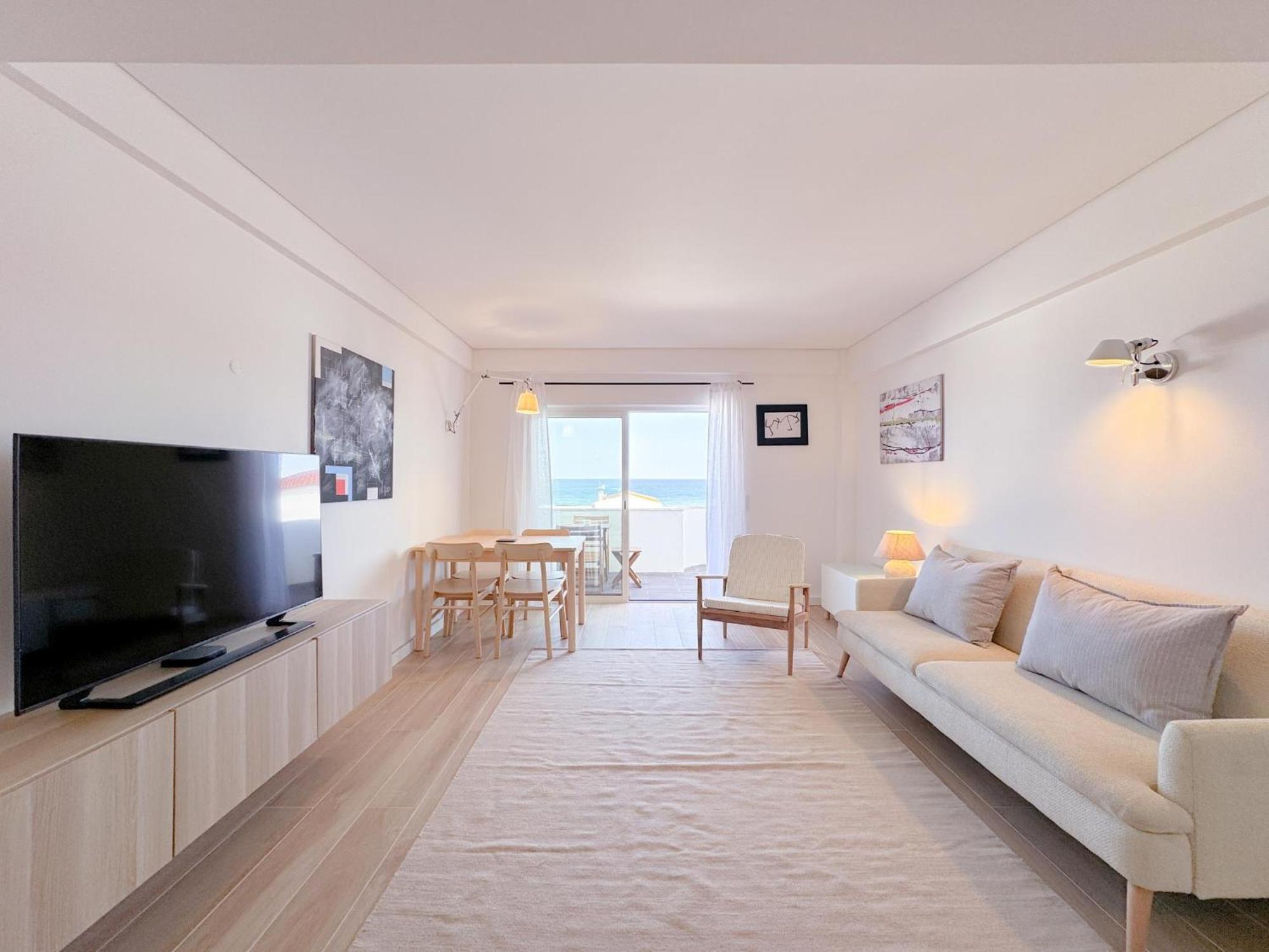 Apartment Modern Retreat By The Sea #1951